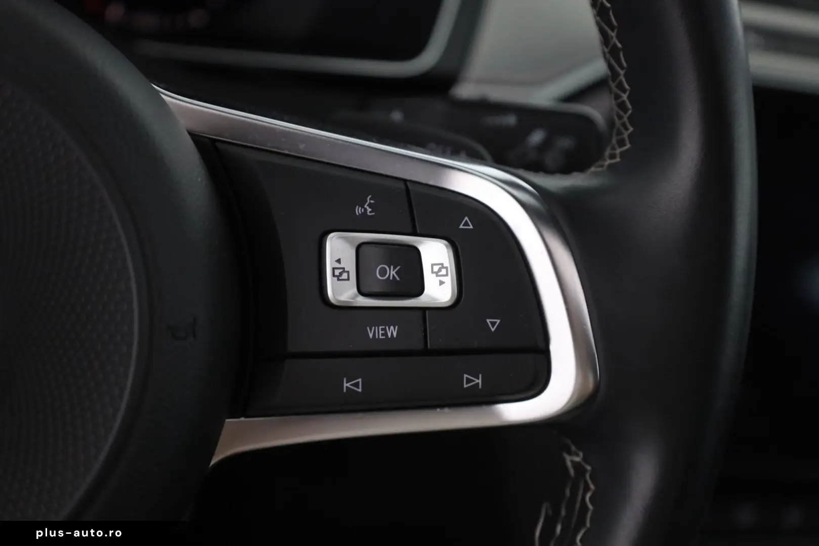 VW Arteon 2.0 TDI DSG R-Line 4M LED Navi Panorama