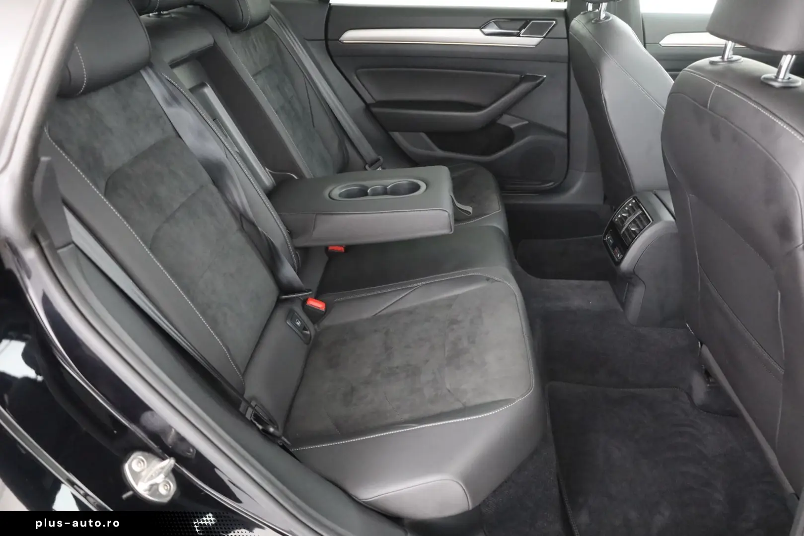 VW Arteon 2.0 TDI DSG R-Line 4M LED Navi Panorama