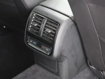 VW Arteon 2.0 TDI DSG R-Line 4M LED Navi Panorama
