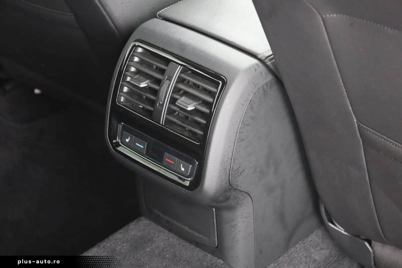 VW Arteon 2.0 TDI DSG R-Line 4M LED Navi Panorama