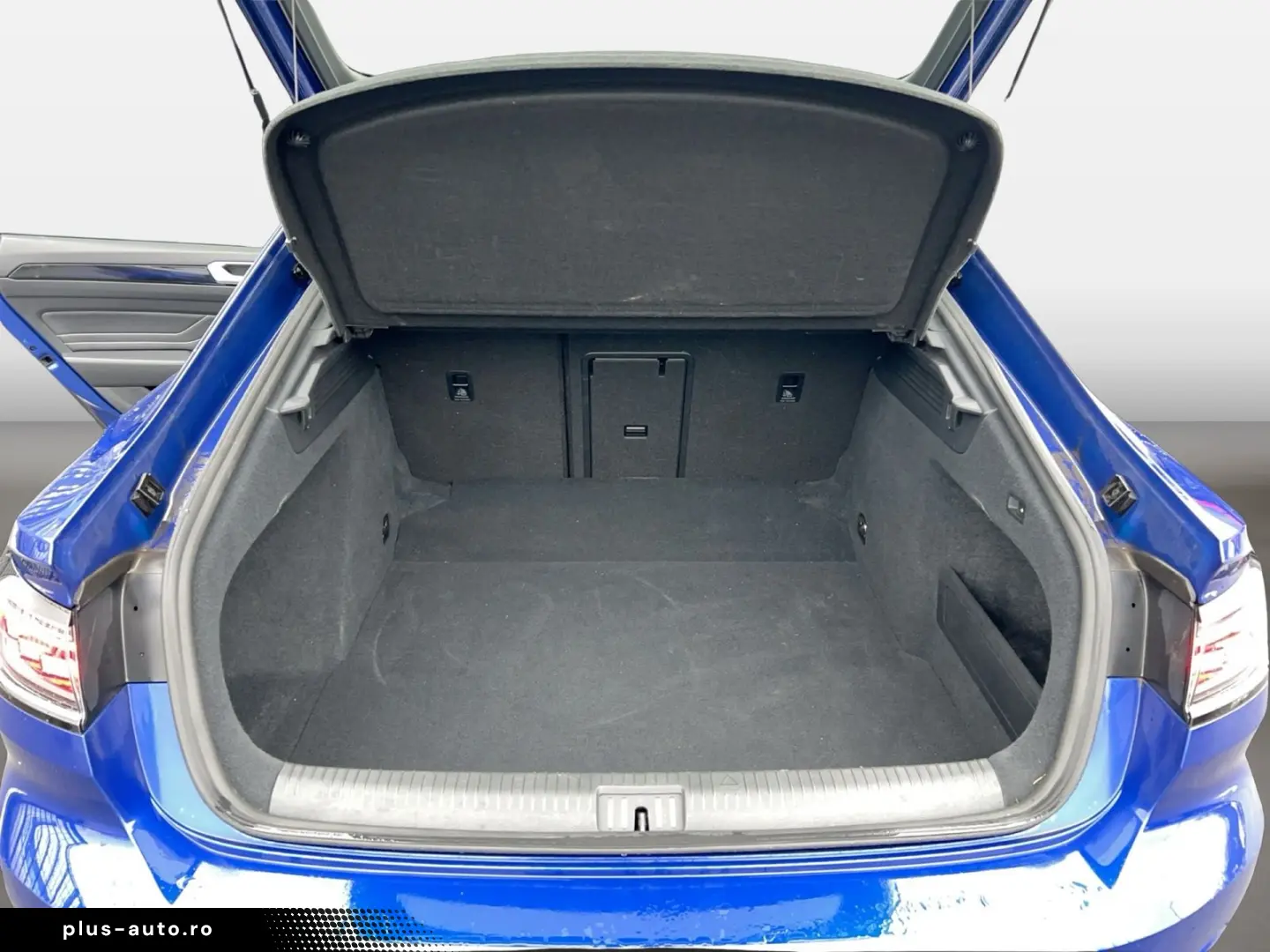 VW Arteon 2.0 TDI DSG 4Motion R-Line CarPlay AHK