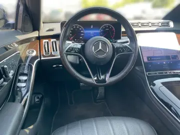 MERCEDES-BENZ S 450 4M AMG PANO HEAD-UP BURMESTER