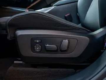 BMW X3 20dxDrive MSportPRO PANO GLOW AHK 360 H&K 1.H