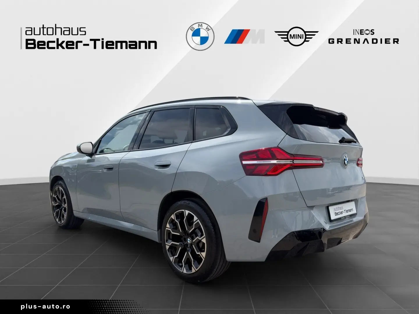 BMW X3 20 xDrive M Sport AHK HUD Pano DrivAss  ParkA