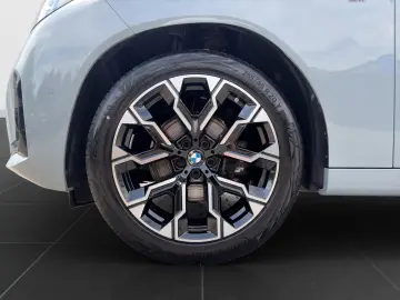 BMW X3 20 xDrive M Sport AHK HUD Pano DrivAss  ParkA
