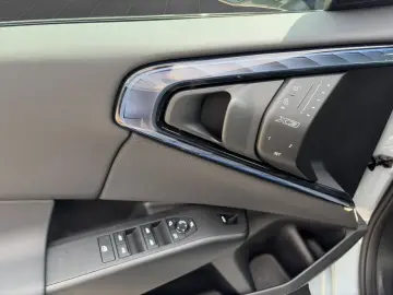BMW X3 20 xDrive M Sport AHK HUD Pano DrivAss  ParkA