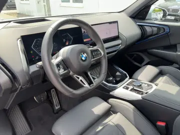 BMW X3 20 xDrive M Sport AHK HUD Pano DrivAss  ParkA