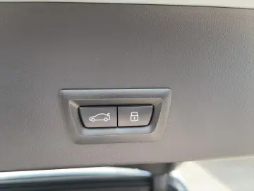 BMW X3 20 xDrive M Sport AHK HUD Pano DrivAss  ParkA