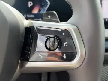 BMW X3 20 xDrive M Sport AHK HUD Pano DrivAss  ParkA