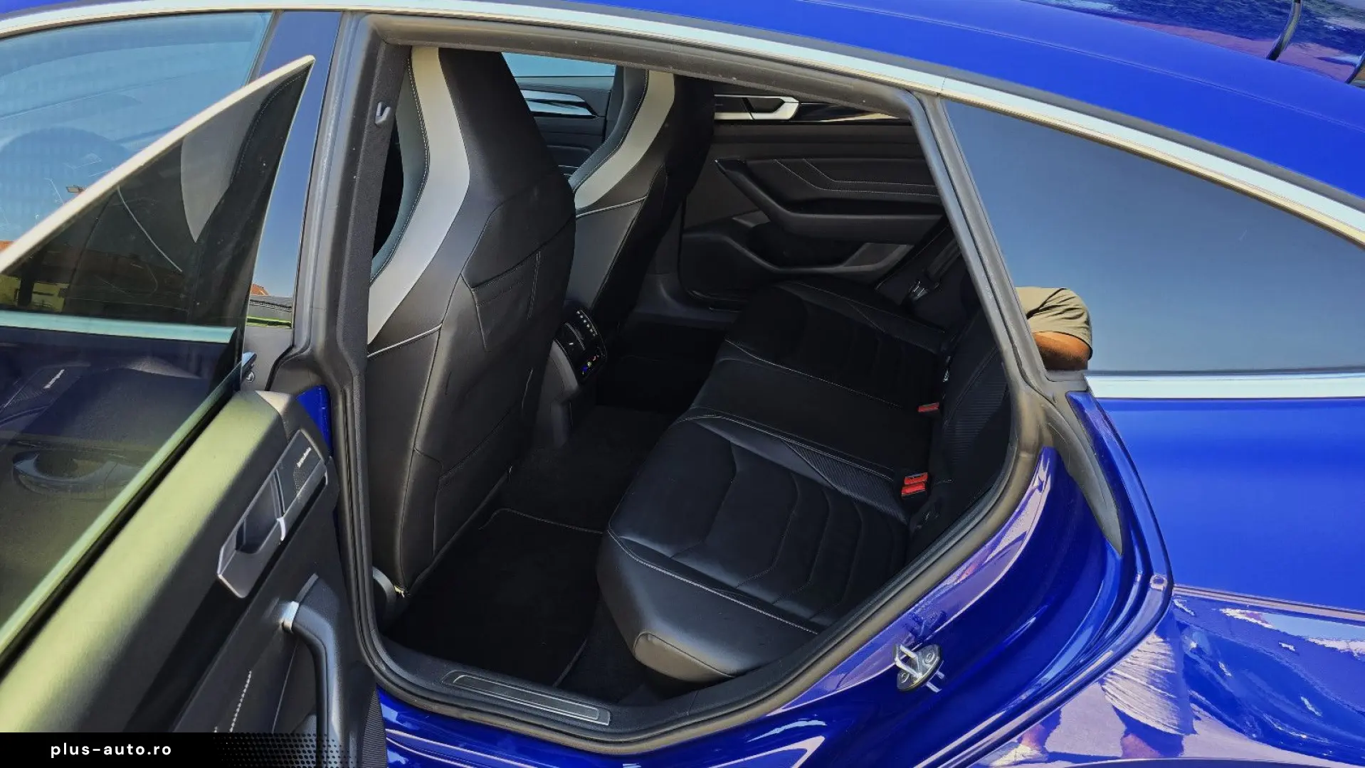 VW Arteon 2.0 TDI DSG 4M 3x R-Line Pano DCC 360 H&K