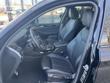 BMW X3 xDrive 30i M Sportpaket AHK Navi Laserlicht