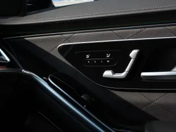 MERCEDES-BENZ S 400 d 4-M L AMG Pano Burm. 3D Digital L. HuD