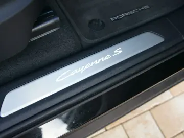 PORSCHE Cayenne Coupe S E-Hybrid SportDesign P-Display