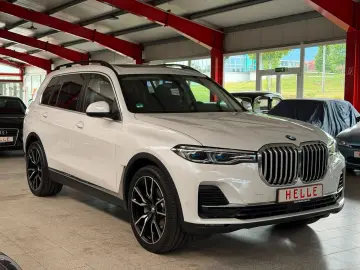 BMW X7 xDrive 40i AHK 7-SITZE 360  PANO MEMORY LASER