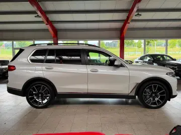BMW X7 xDrive 40i AHK 7-SITZE 360  PANO MEMORY LASER
