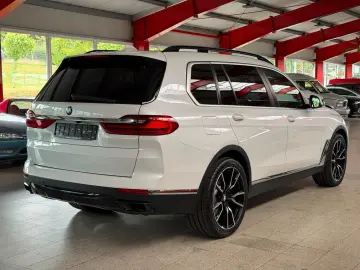 BMW X7 xDrive 40i AHK 7-SITZE 360  PANO MEMORY LASER
