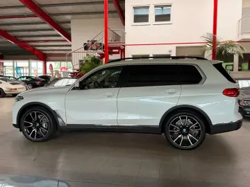 BMW X7 xDrive 40i AHK 7-SITZE 360  PANO MEMORY LASER