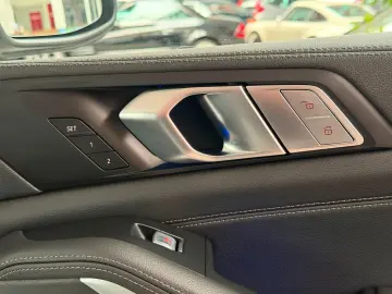 BMW X7 xDrive 40i AHK 7-SITZE 360  PANO MEMORY LASER
