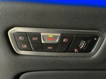 BMW X7 xDrive 40i AHK 7-SITZE 360  PANO MEMORY LASER