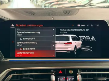 BMW X7 xDrive 40i AHK 7-SITZE 360  PANO MEMORY LASER