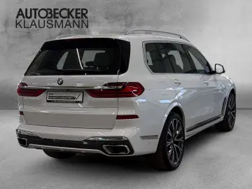 BMW X7 xDrive 40i M SPORT AUTOMATIK LC PROF HuD AHK