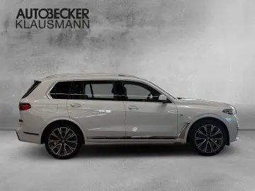 BMW X7 xDrive 40i M SPORT AUTOMATIK LC PROF HuD AHK