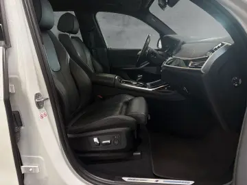 BMW X7 xDrive 40i M SPORT AUTOMATIK LC PROF HuD AHK