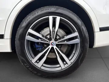 BMW X7 xDr 40d M SPORT NightV Laser KomSi H K 360