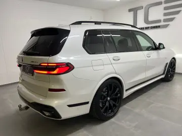 BMW X7 xDrive 40d  Sky Lounge  M Sport  Integral  .