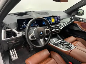 BMW X7 xDrive 40d  Sky Lounge  M Sport  Integral  .