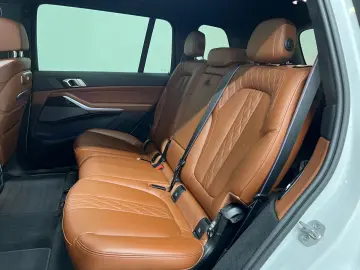 BMW X7 xDrive 40d  Sky Lounge  M Sport  Integral  .