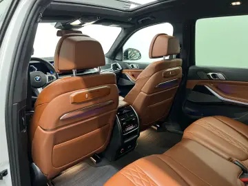 BMW X7 xDrive 40d  Sky Lounge  M Sport  Integral  .