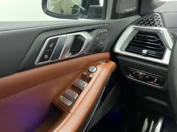 BMW X7 xDrive 40d  Sky Lounge  M Sport  Integral  .