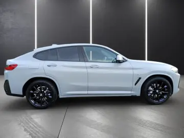 BMW X4 xDrive30i M SPORPAKET PANORAMA HEAD UP