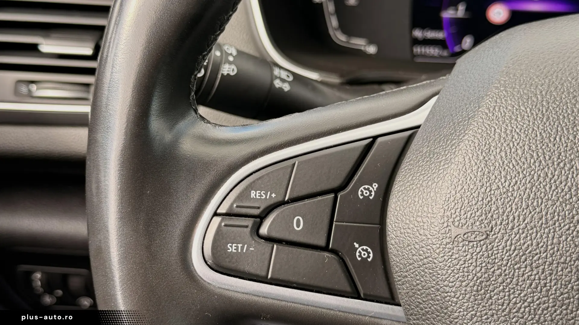 Renault Megane TCe 140 GPF EDC INTENS