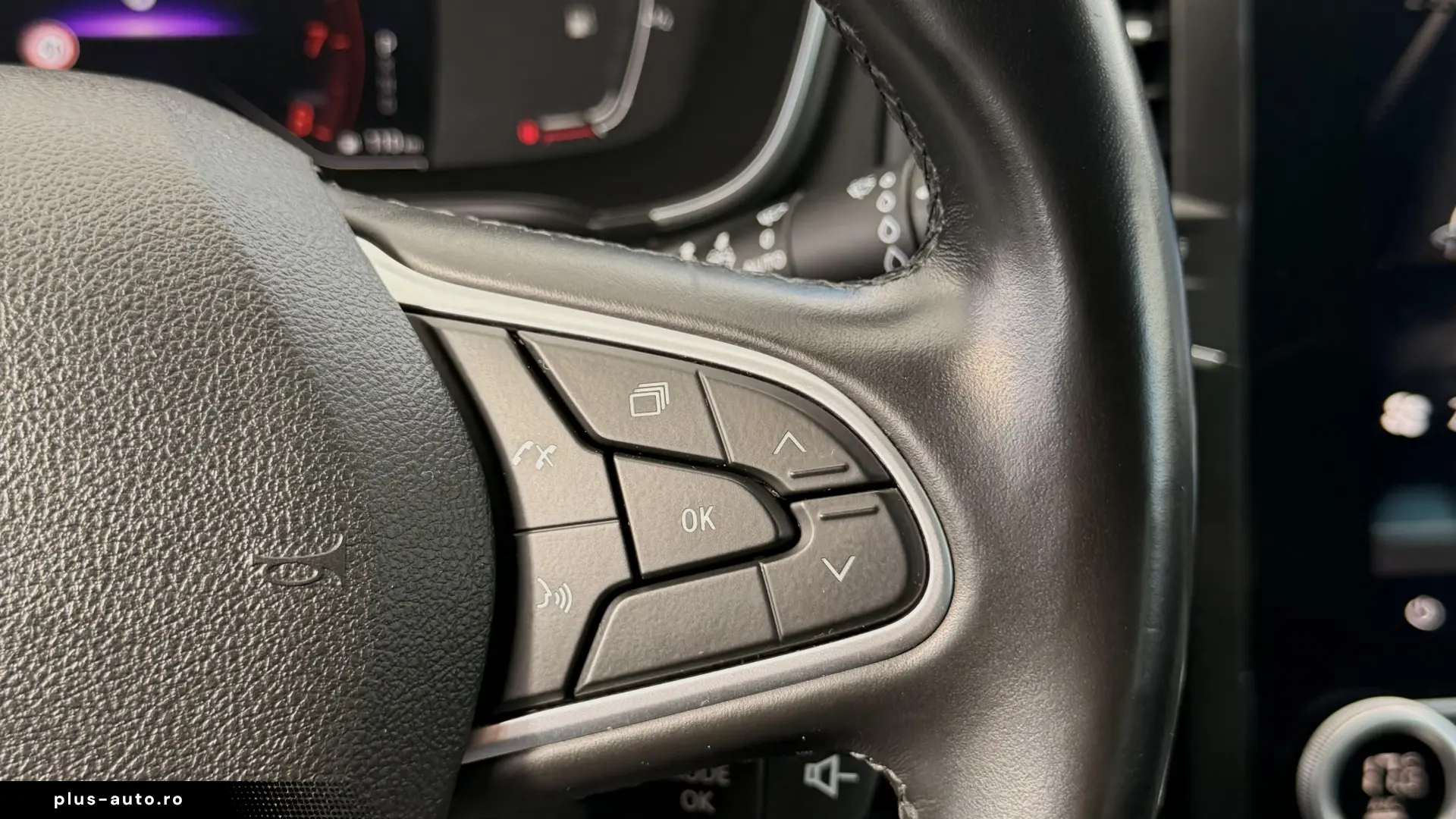 Renault Megane TCe 140 GPF EDC INTENS