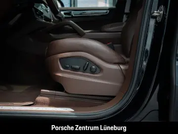 PORSCHE Cayenne Platinum Edition InnoDrive Nachtsicht