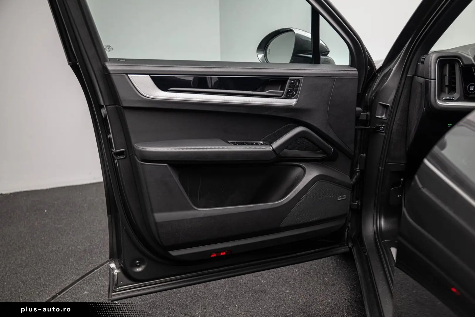 PORSCHE Cayenne  E-HYBRID - 3.0 V6 470 CH