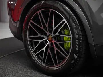 PORSCHE Cayenne  E-HYBRID - 3.0 V6 470 CH