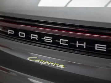 PORSCHE Cayenne  E-HYBRID - 3.0 V6 470 CH