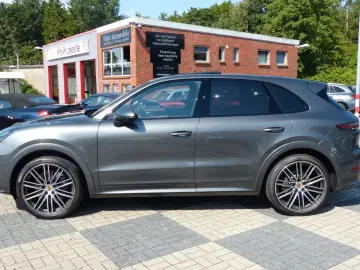 PORSCHE Cayenne S tolle Farbkombi Pano Sport Design