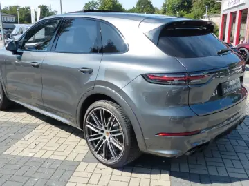 PORSCHE Cayenne S tolle Farbkombi Pano Sport Design