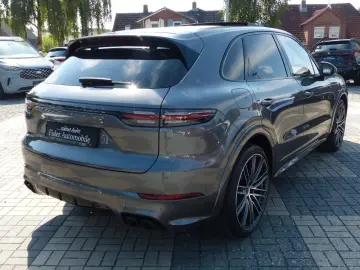 PORSCHE Cayenne S tolle Farbkombi Pano Sport Design