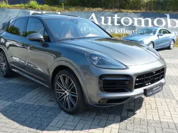 PORSCHE Cayenne S tolle Farbkombi Pano Sport Design