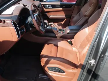 PORSCHE Cayenne S tolle Farbkombi Pano Sport Design