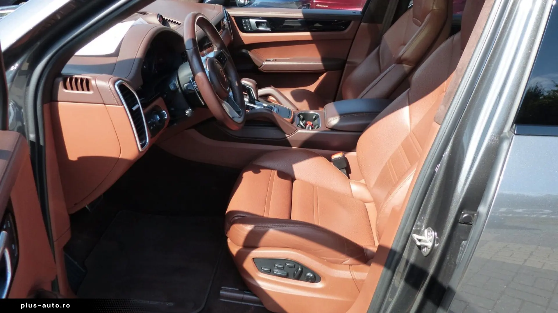 PORSCHE Cayenne S tolle Farbkombi Pano Sport Design