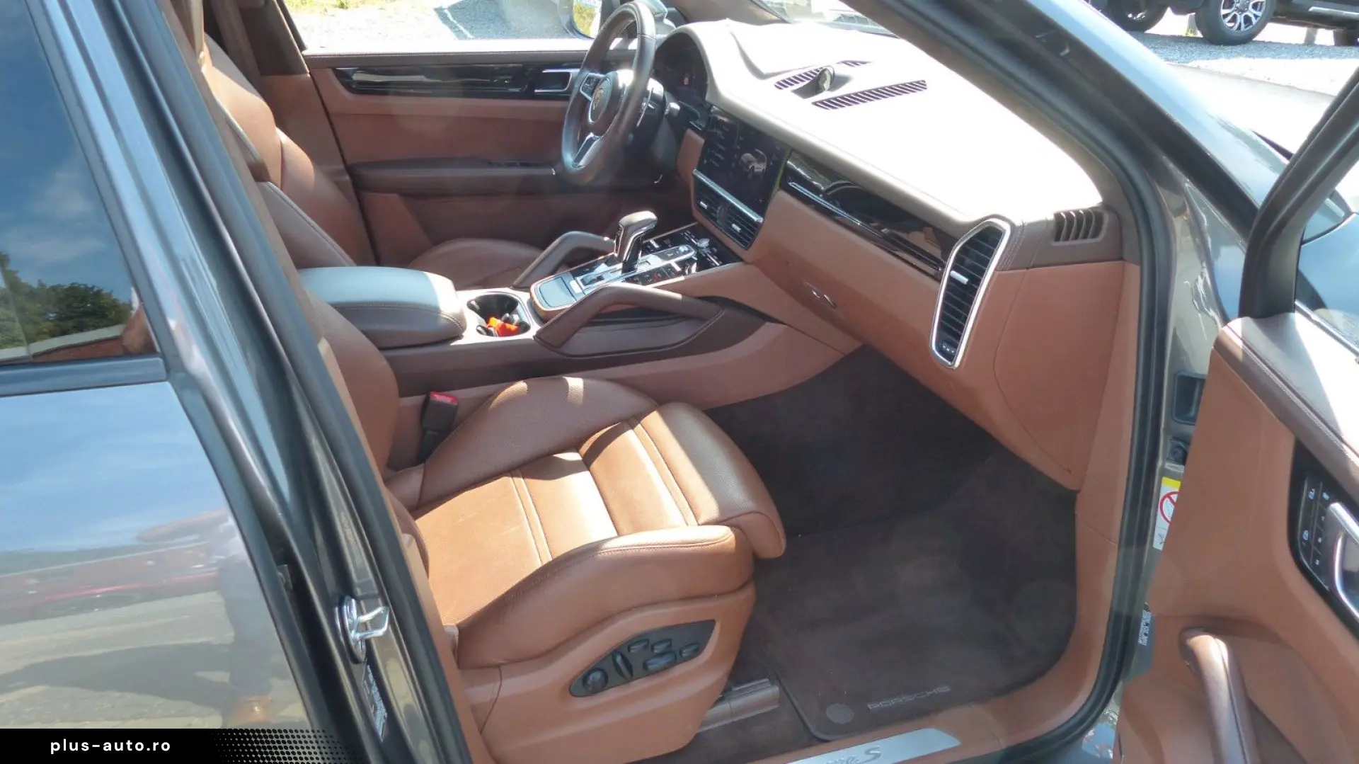 PORSCHE Cayenne S tolle Farbkombi Pano Sport Design