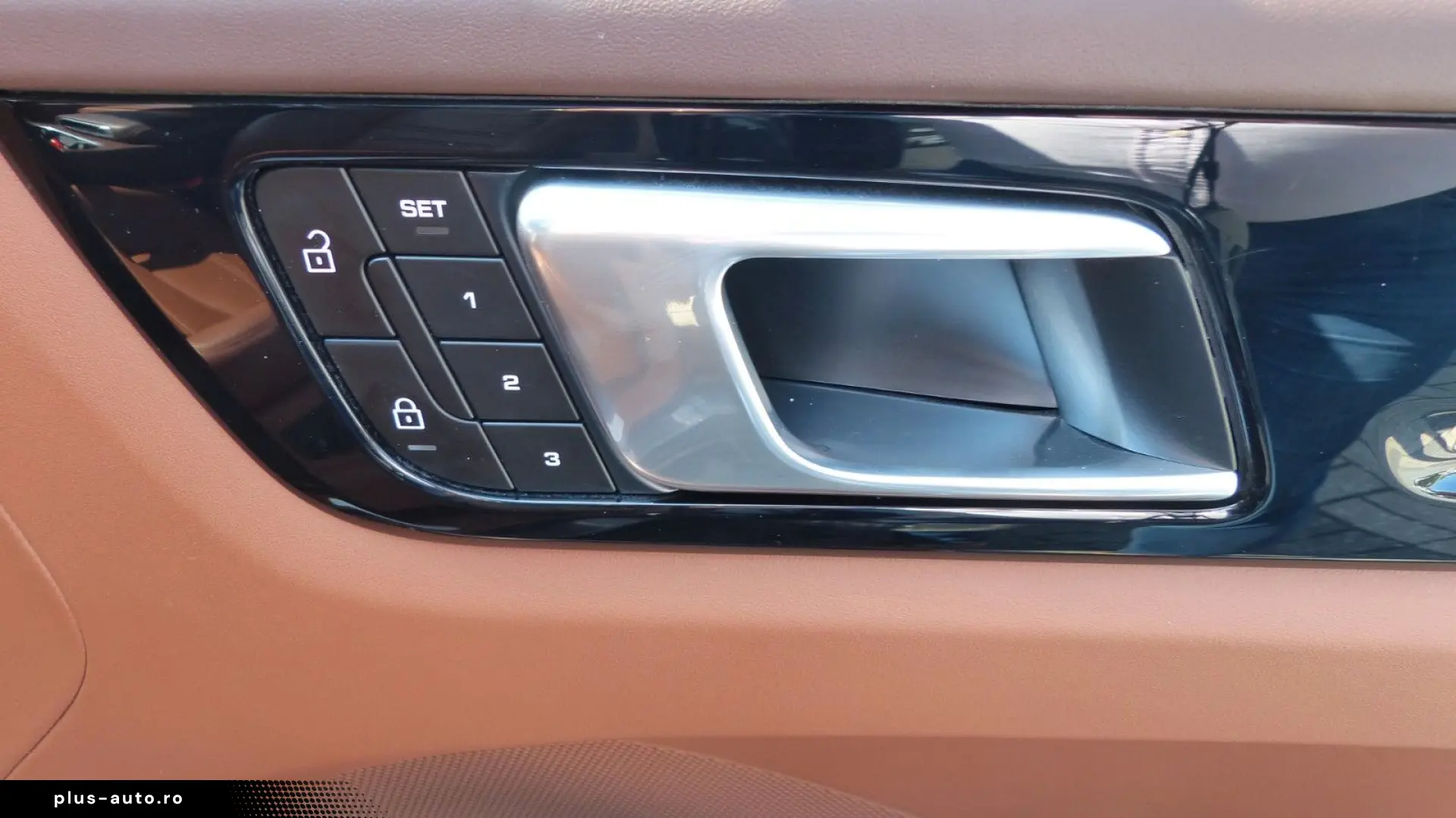 PORSCHE Cayenne S tolle Farbkombi Pano Sport Design