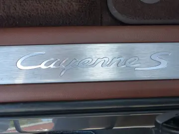 PORSCHE Cayenne S tolle Farbkombi Pano Sport Design