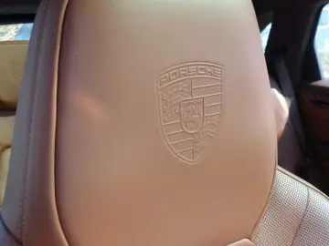 PORSCHE Cayenne S tolle Farbkombi Pano Sport Design